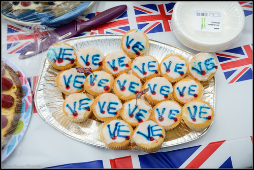 VE-Day cakes to celebrate, made by residents of Portsmouth.
