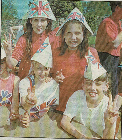 Teignmouth kids celebrating VE-Day 1995