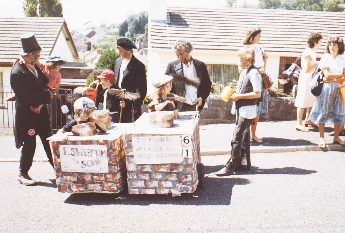 Photograph of Bishopsteignton Carnival Chimney Sweep Floats 1990