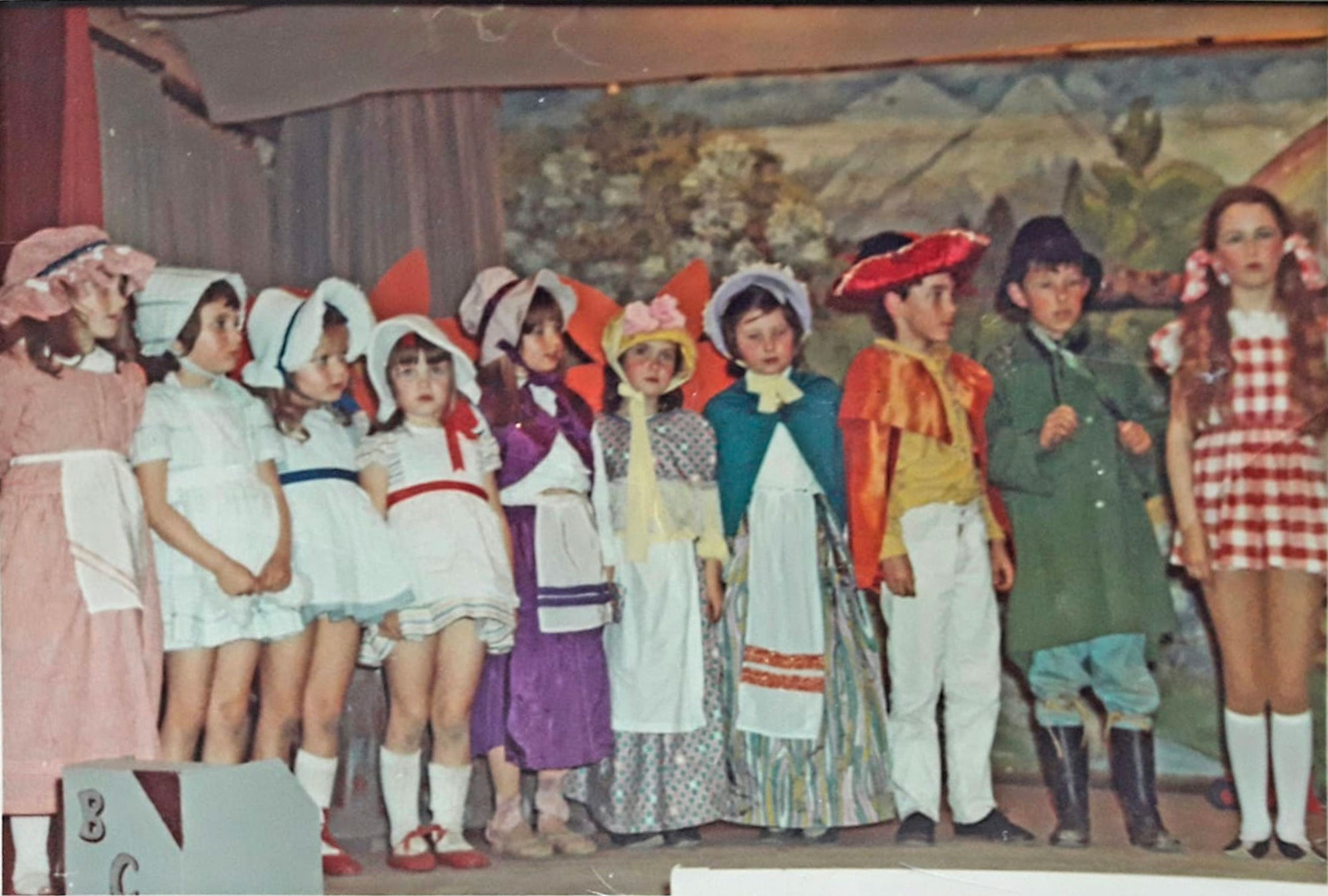 Bishopsteignton Children's Theatre cast of Wizard of Oz, 1972/3