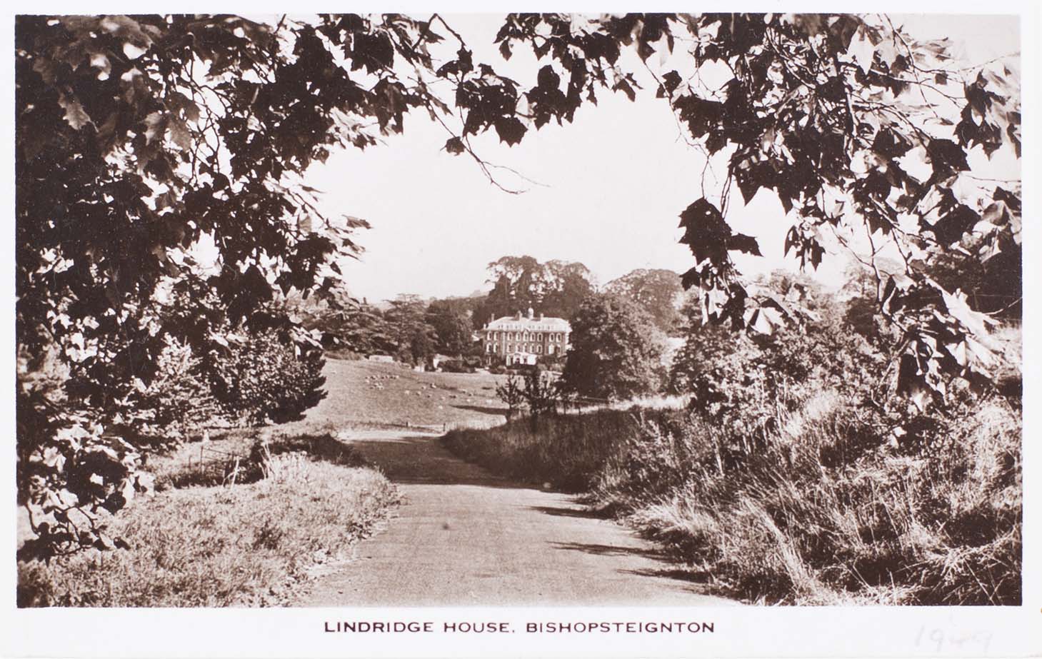Postcard of Lindridge House, Bishopsteignton front